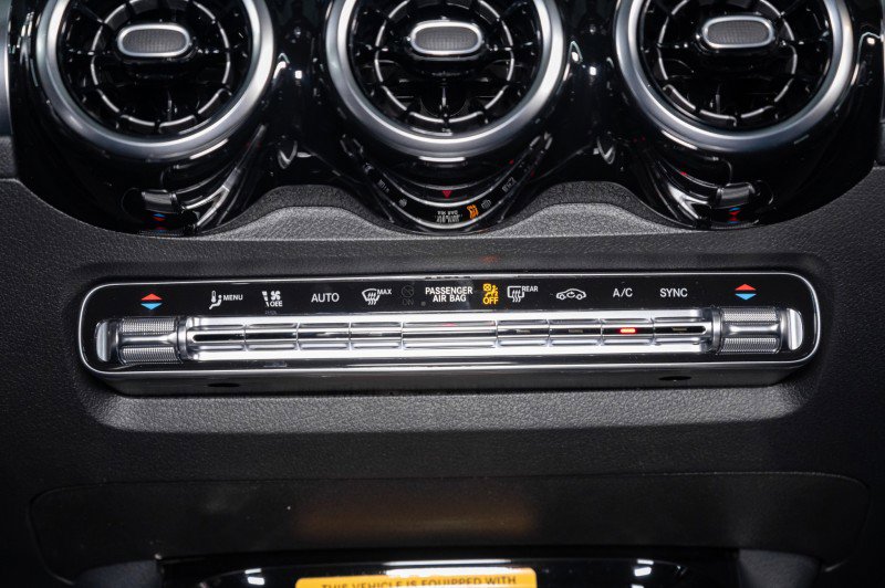 New 2026 Mercedes-Benz GLB 250 4MATIC image 18