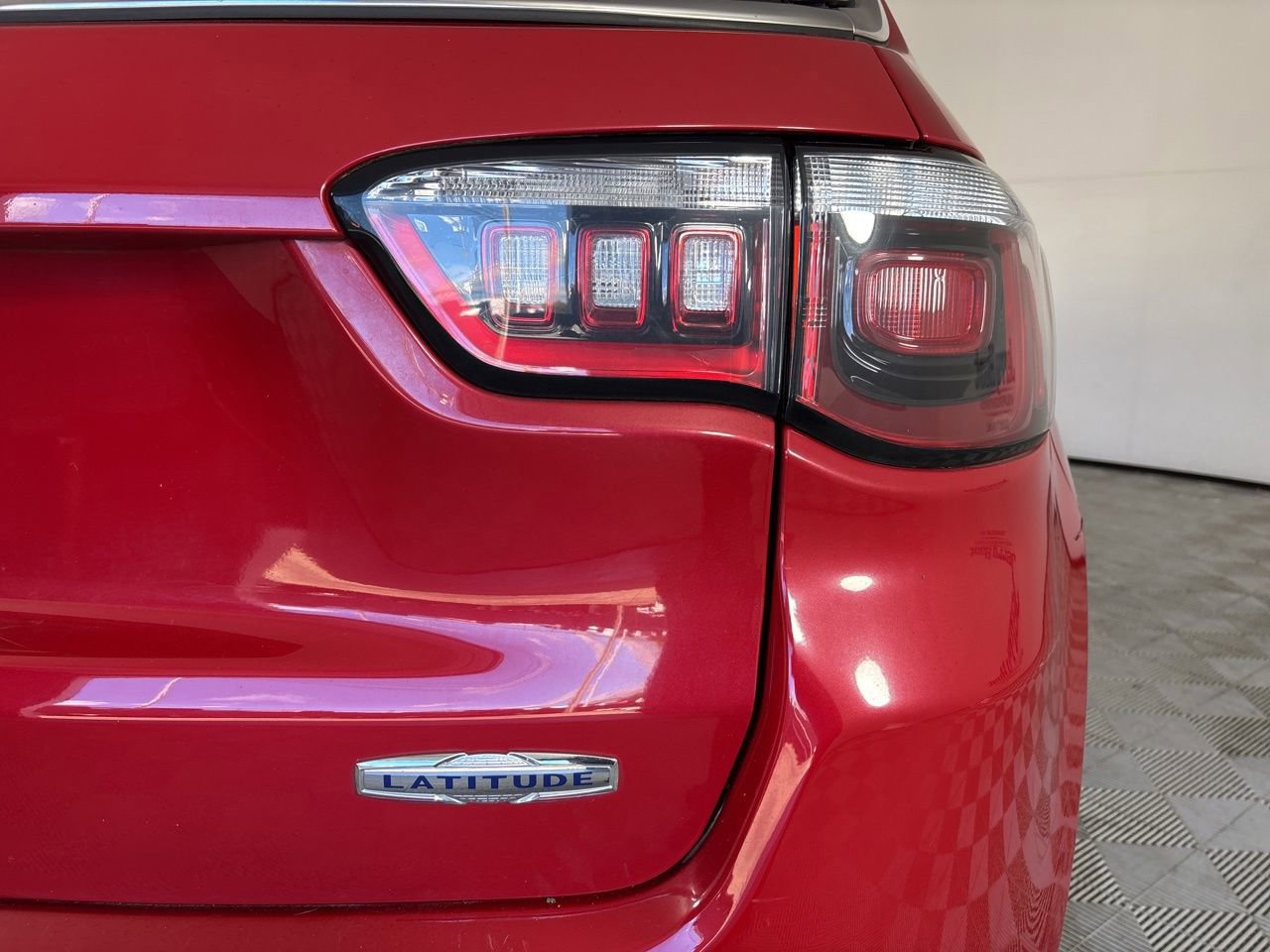 Used 2019 Jeep Compass Latitude image 33