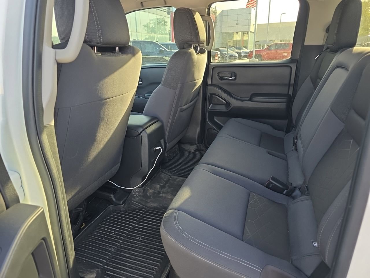 Used 2025 Nissan Frontier SV RWD image 7