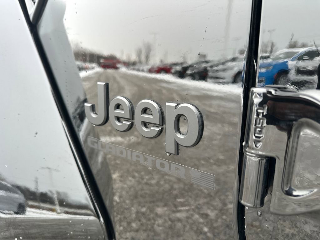 Used 2024 Jeep Gladiator Sport image 45