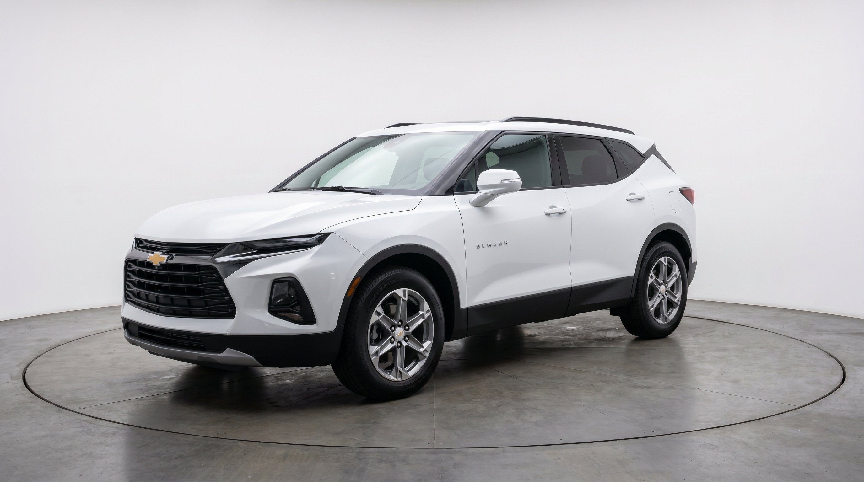 Used 2025 Chevrolet Blazer LT FWD image 3