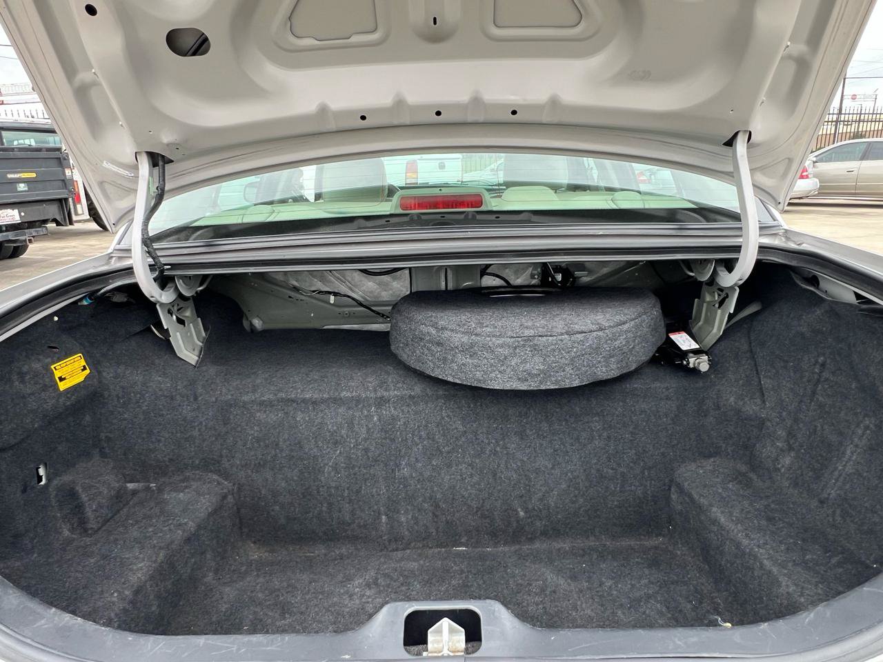 Used 2009 Mercury Grand Marquis LS RWD image 35