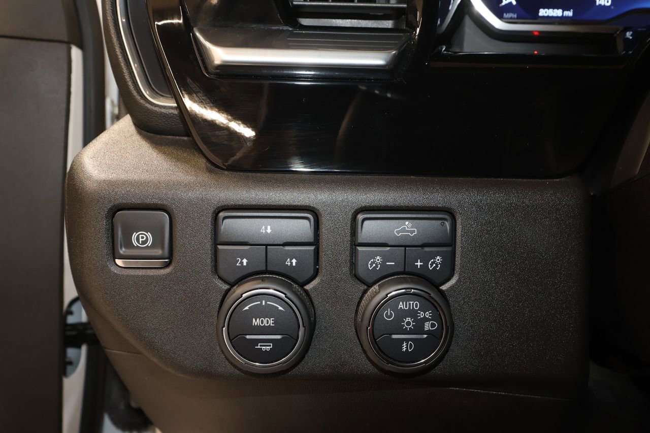 Certified 2025 Chevrolet Silverado 2500 LT w/ Convenience Package image 11