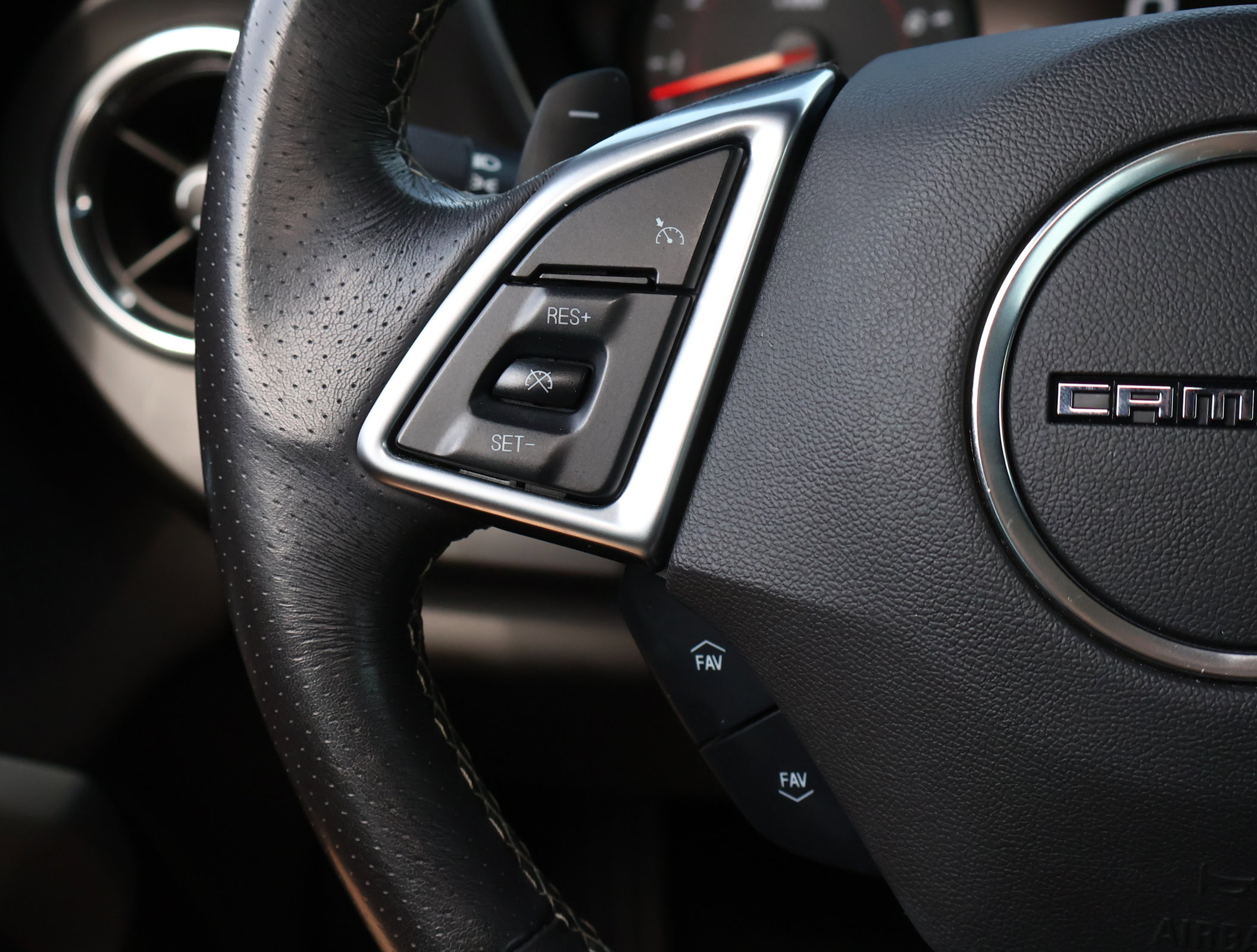 Used 2018 Chevrolet Camaro SS image 12