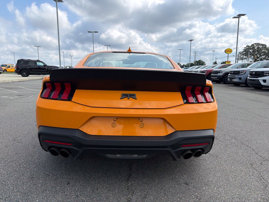 Used 2026 Ford Mustang GT Premium w/ GT Performance Package RWD image 10