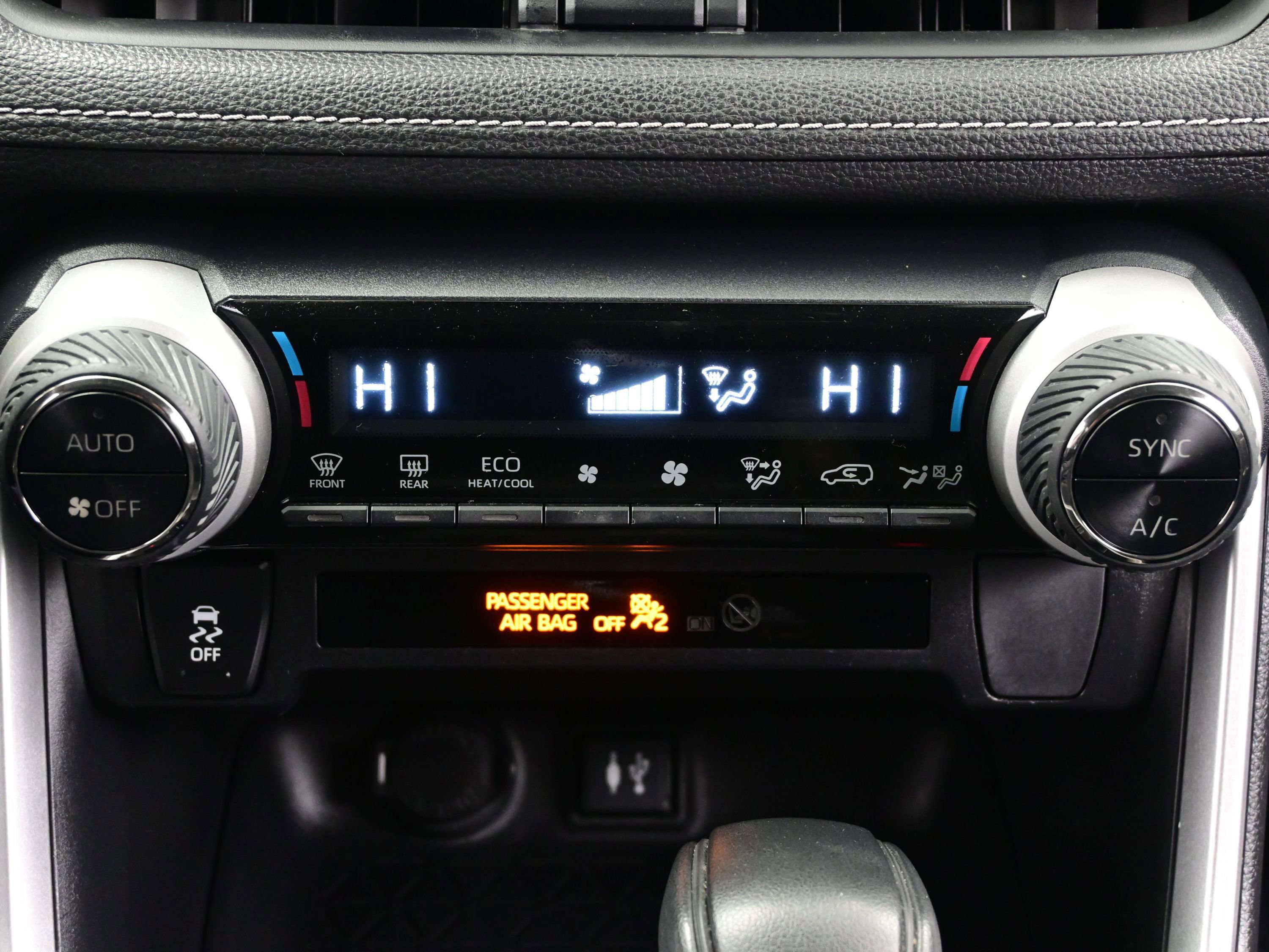 Used 2019 Toyota RAV4 XLE w/ Carpet Mat Package image 20