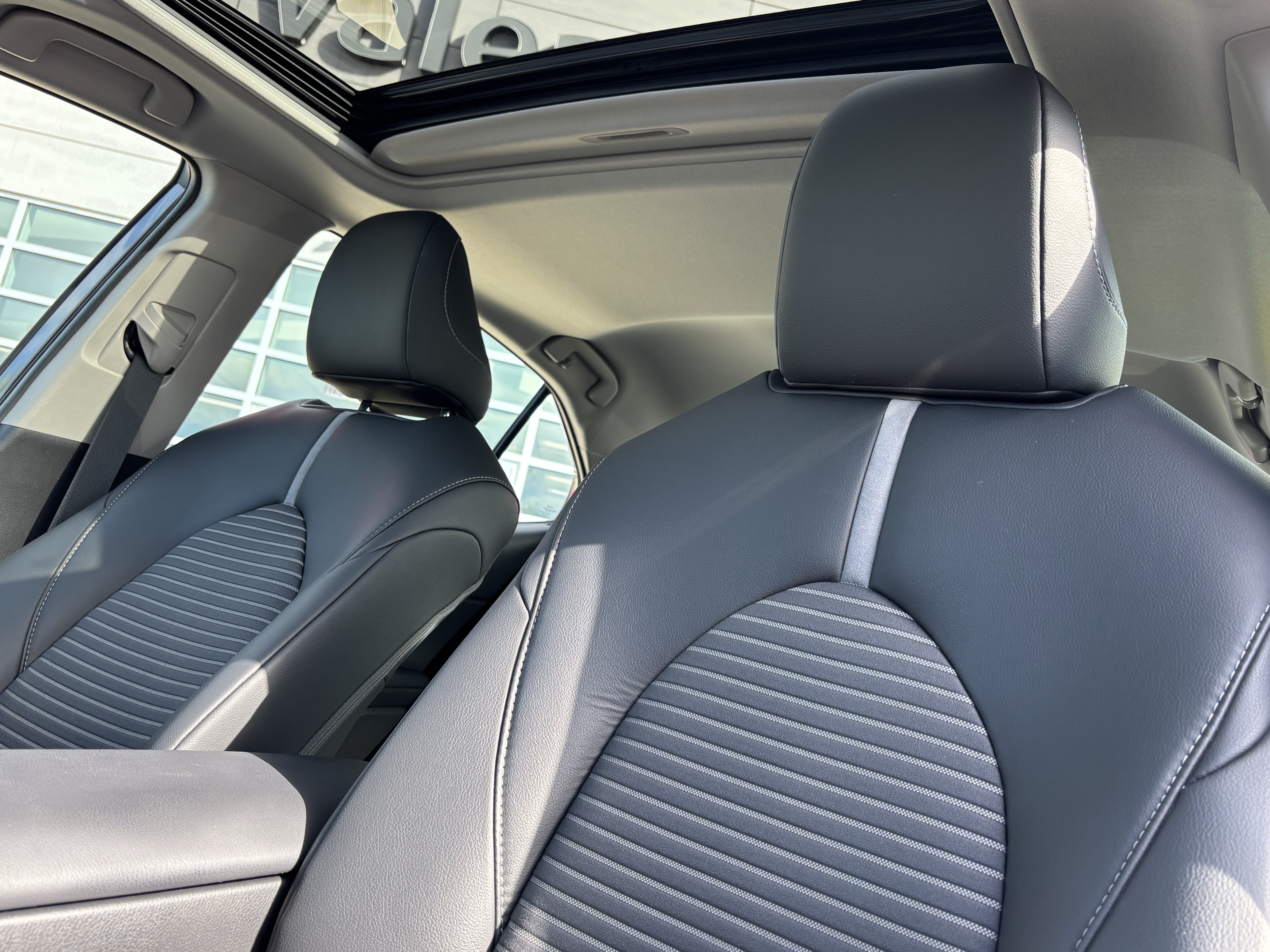 Used 2019 Toyota Camry SE w/ Audio Package FWD image 25