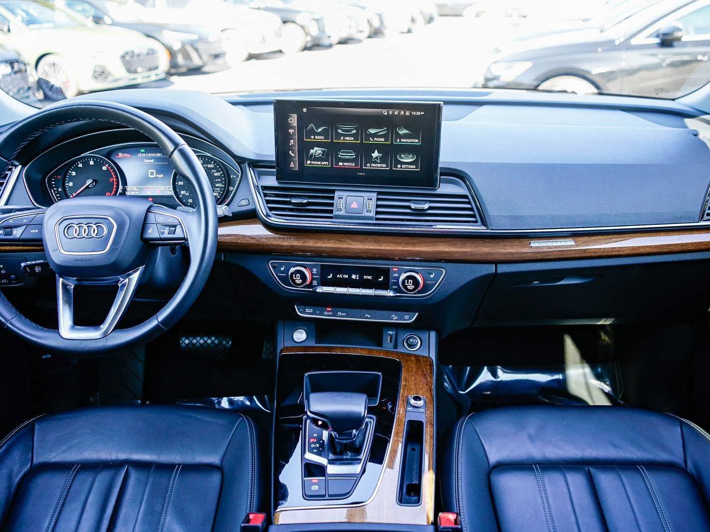 Used 2023 Audi Q5 2.0T Premium w/ Convenience Package image 12