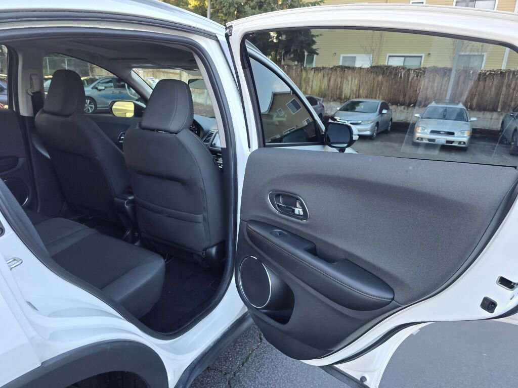 Used 2019 Honda HR-V EX image 8