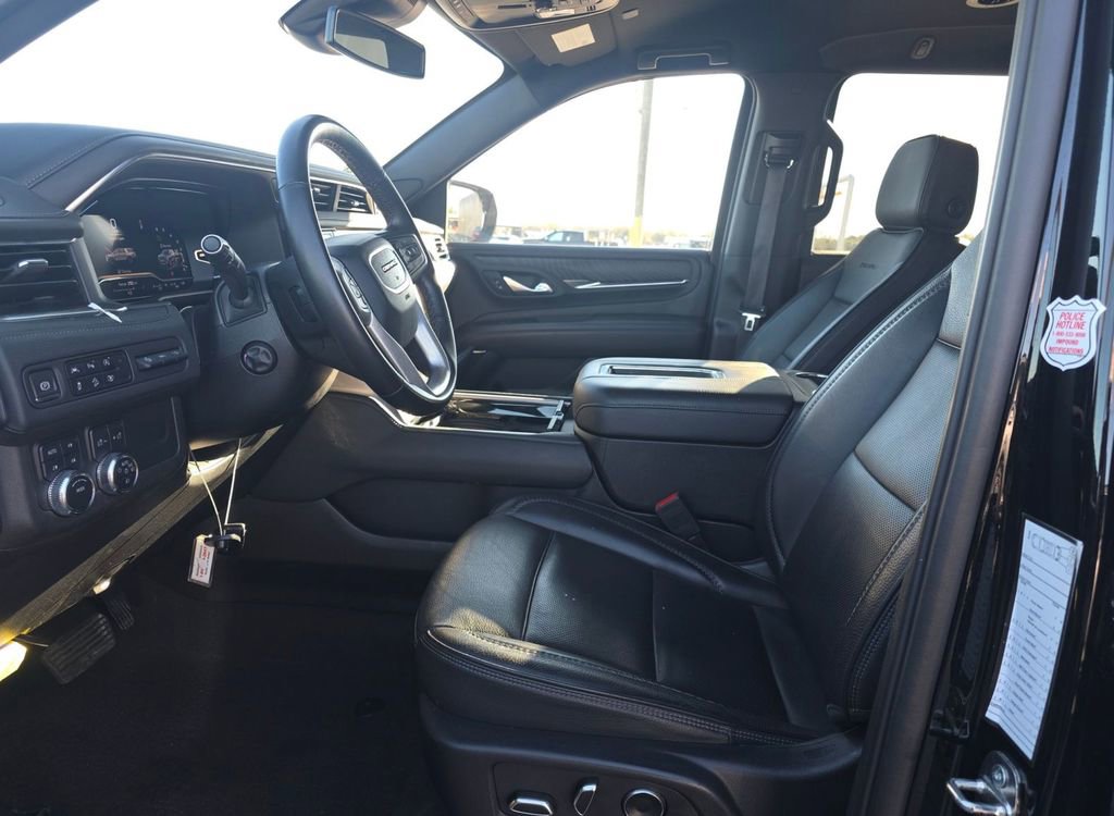Used 2024 GMC Yukon XL Denali image 12