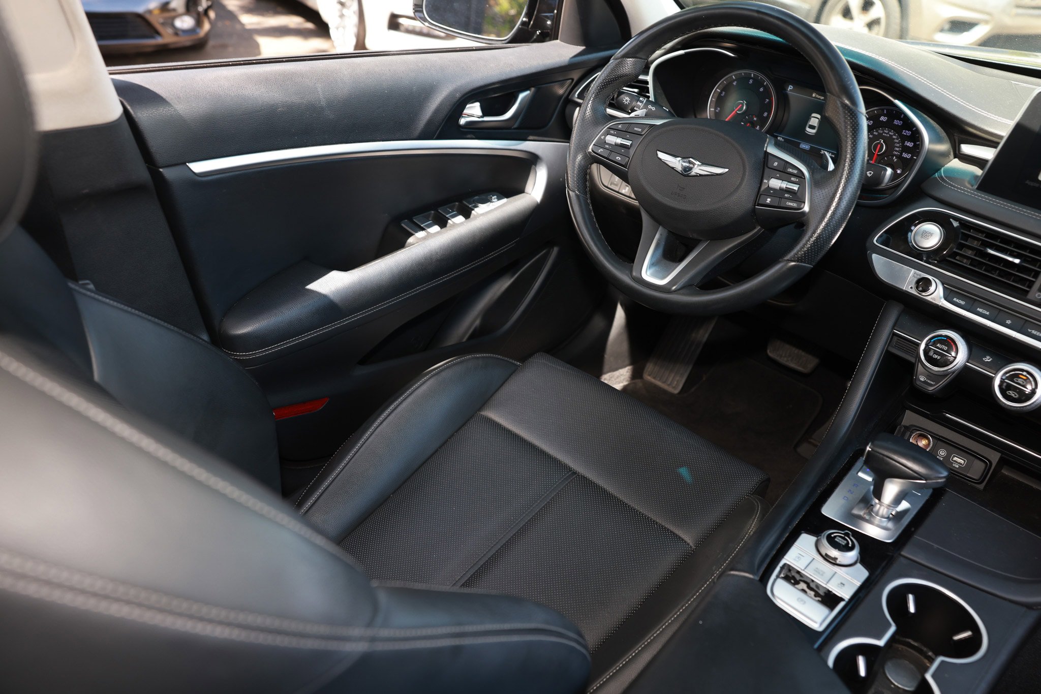 Used 2020 Genesis G70 2.0T RWD image 24