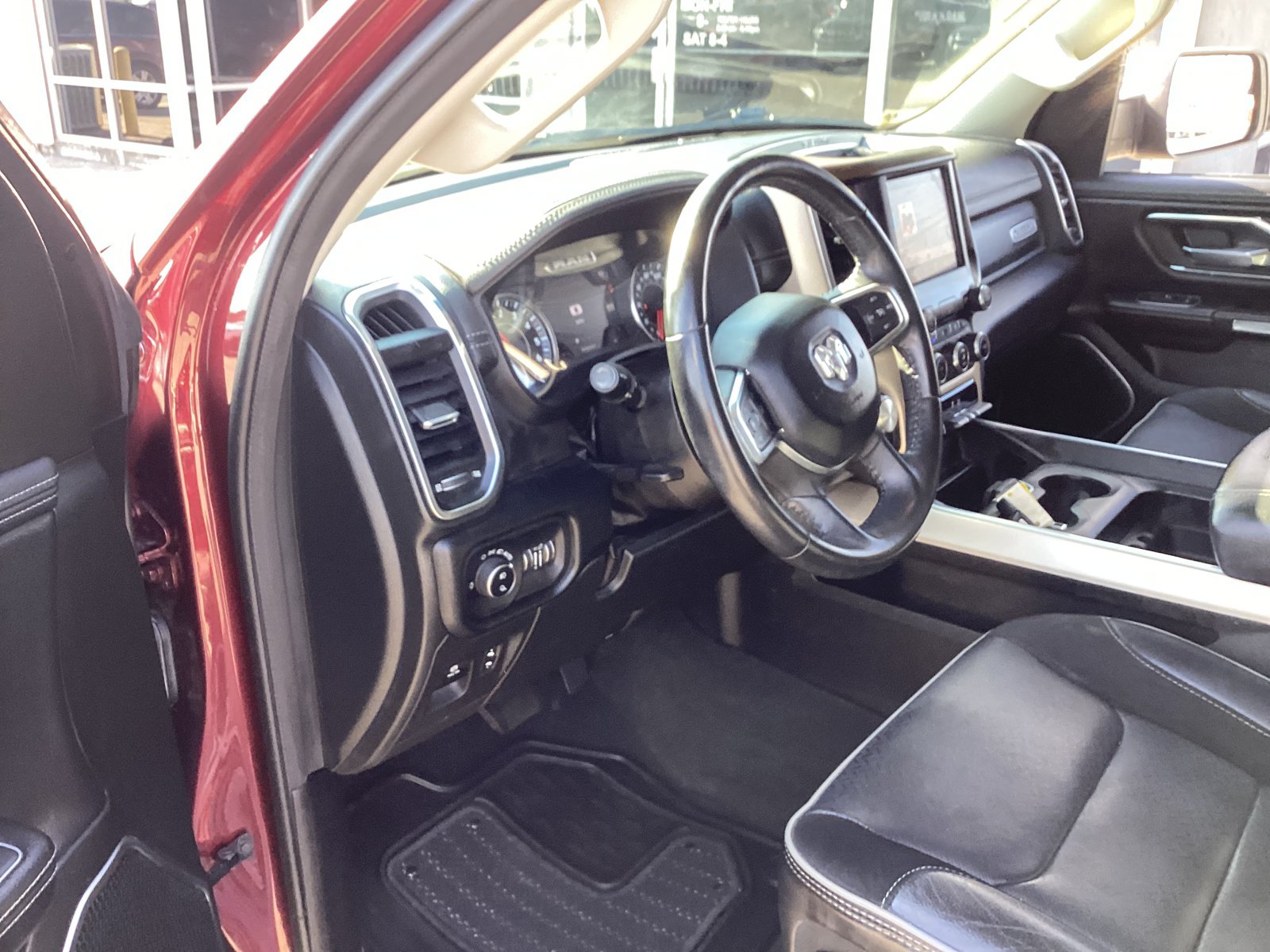 Used 2022 RAM 1500 Laramie AWD/4WD image 11
