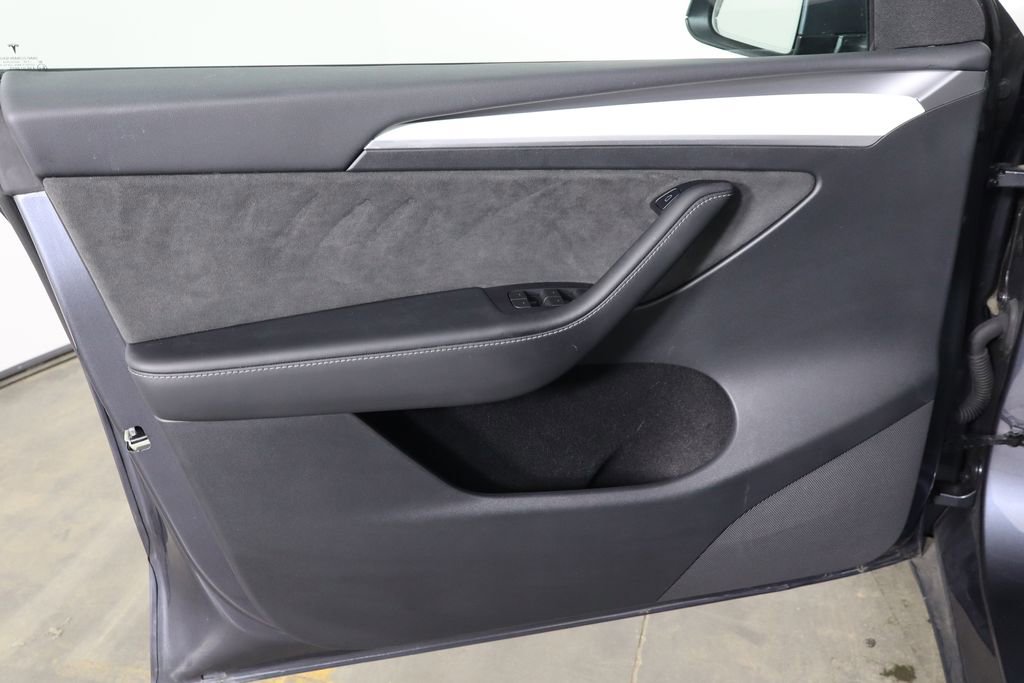 Used 2023 Tesla Model Y Performance AWD/4WD image 17