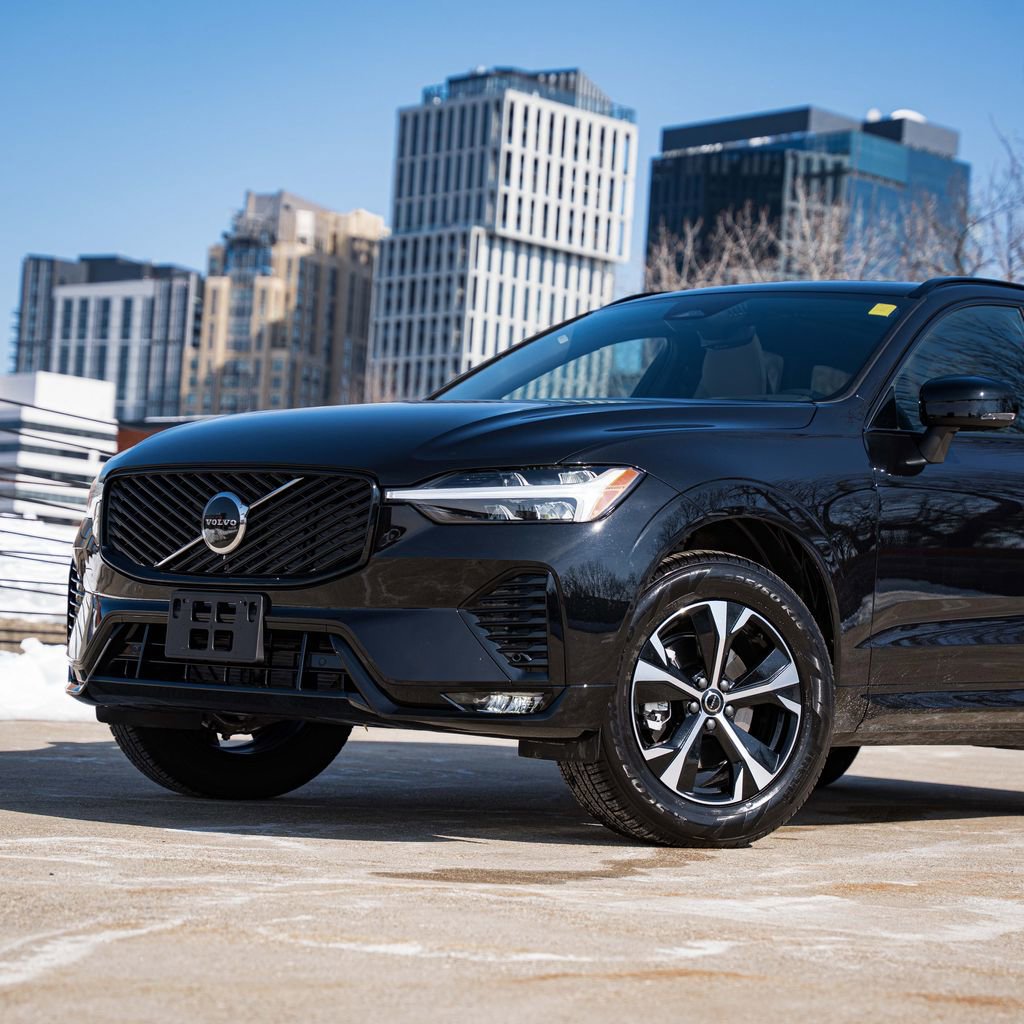 Certified 2026 Volvo XC60 B5 Core image 2
