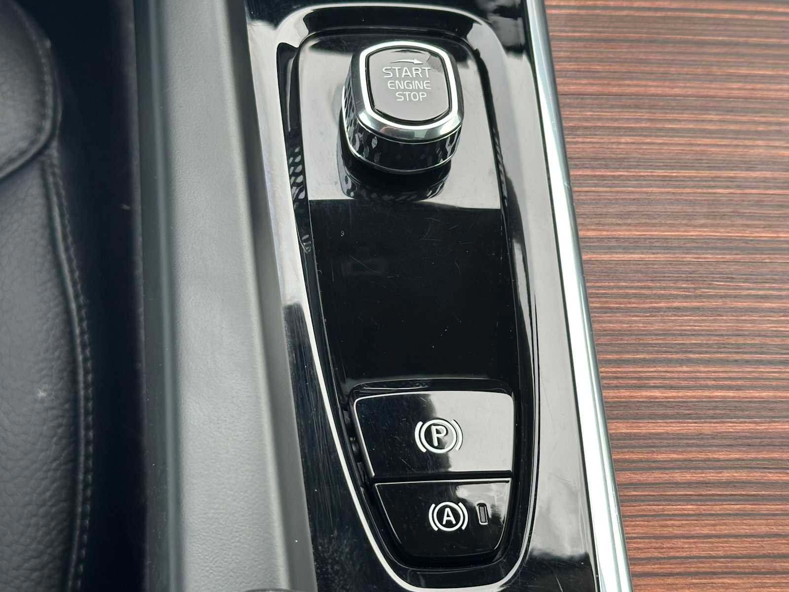 Certified 2023 Volvo XC60 B5 Plus w/ Climate Package image 30