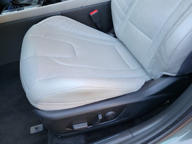 Used 2025 Hyundai Elantra Limited FWD image 13