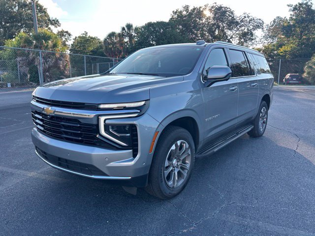 Used 2026 Chevrolet Suburban LS RWD image 1