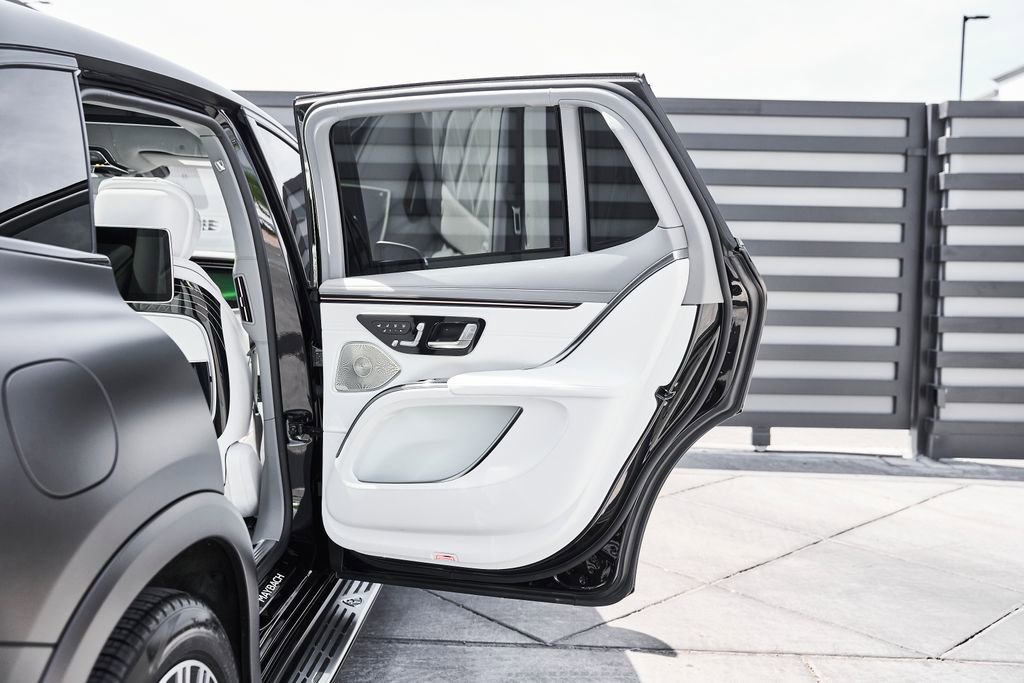 Used 2024 Mercedes-Benz Maybach EQS 680 4MATIC image 29