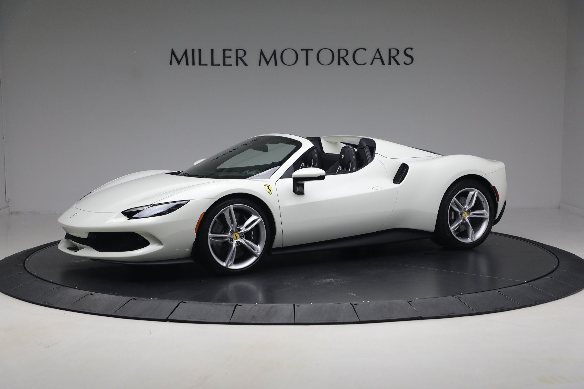 Used 2025 Ferrari 296 GTS RWD image 2