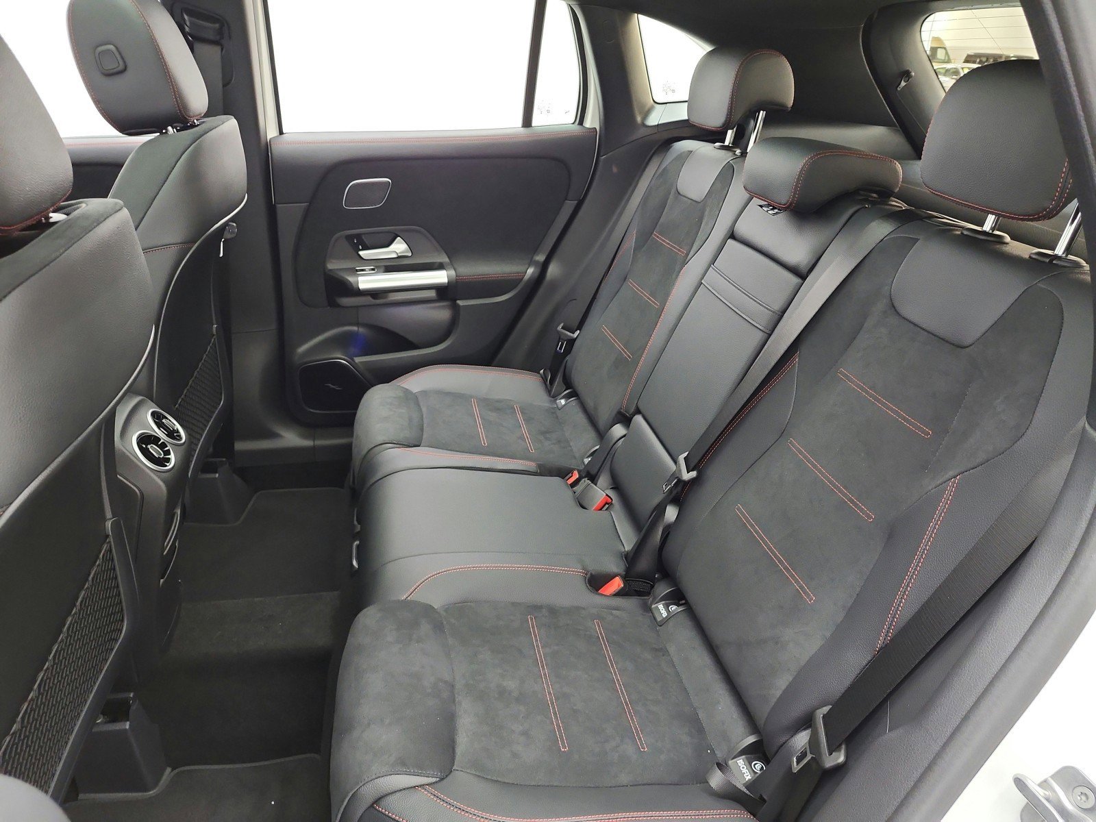 New 2026 Mercedes-Benz GLA 35 AMG 4MATIC image 19