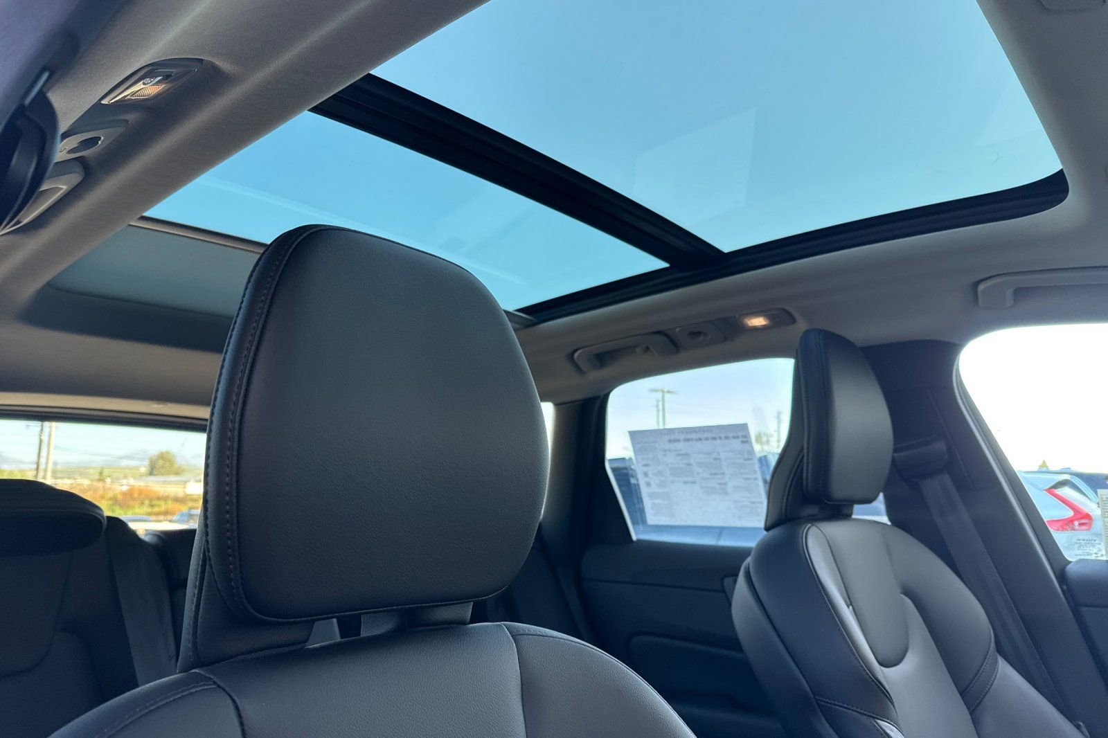 Used 2025 Volvo XC60 B5 Core w/ Protection Package Premier image 18