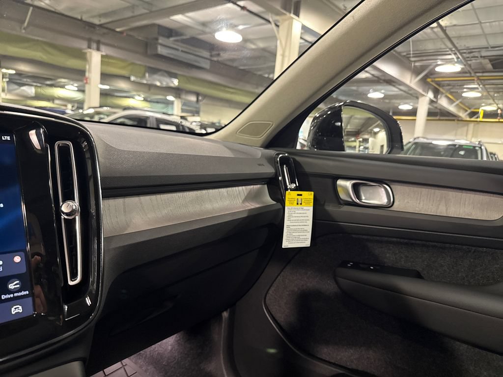 Used 2026 Volvo XC40 B5 Core w/ Protection Package Premier AWD/4WD image 19