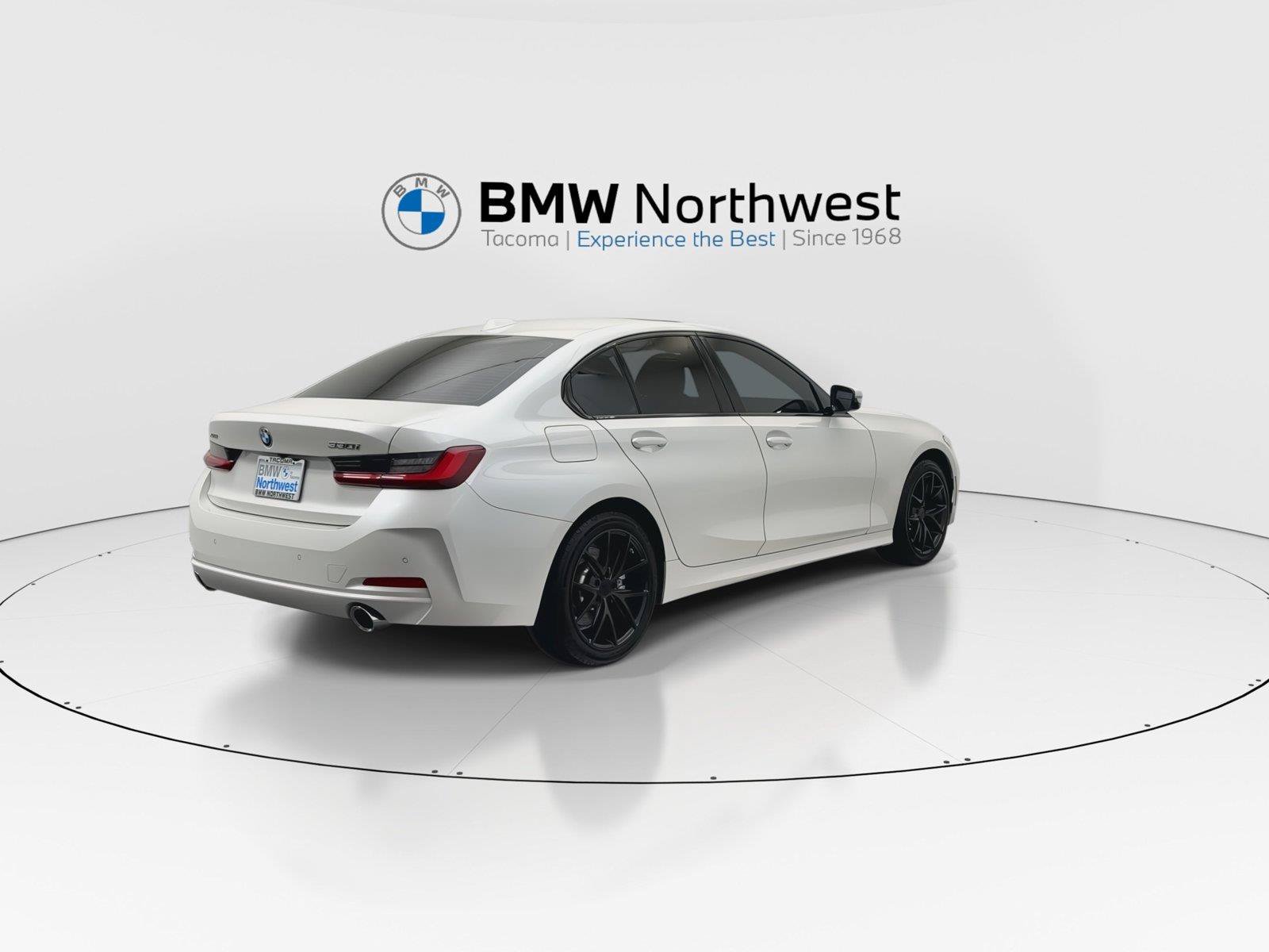 Used 2023 BMW 330i xDrive Sedan w/ Driving Assistance Package AWD/4WD image 3