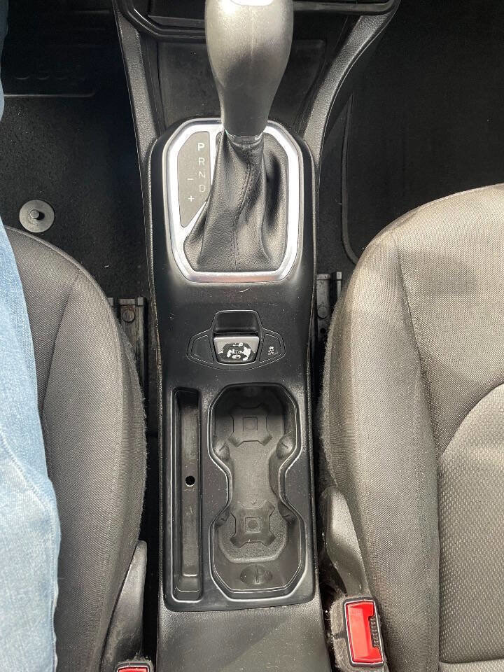 Used 2019 Jeep Renegade Sport FWD image 23