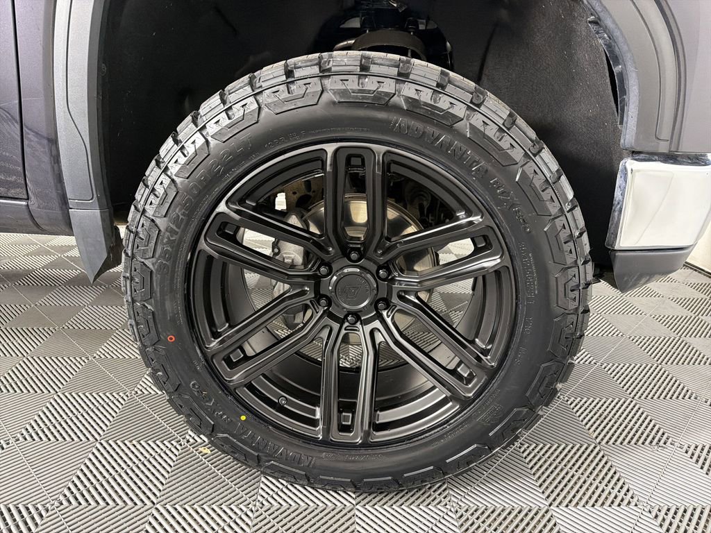 Used 2025 GMC Sierra 1500 SLT image 10