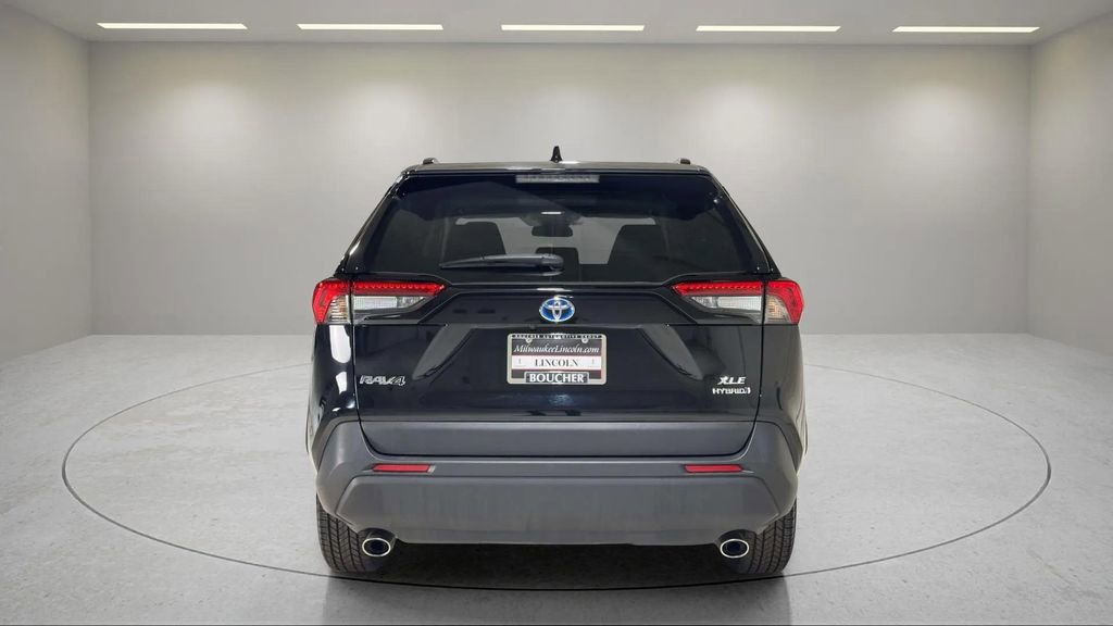 Used 2024 Toyota RAV4 XLE w/ Convenience Package AWD/4WD image 4