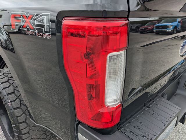 Used 2019 Ford F250 Lariat w/ Chrome Package image 11