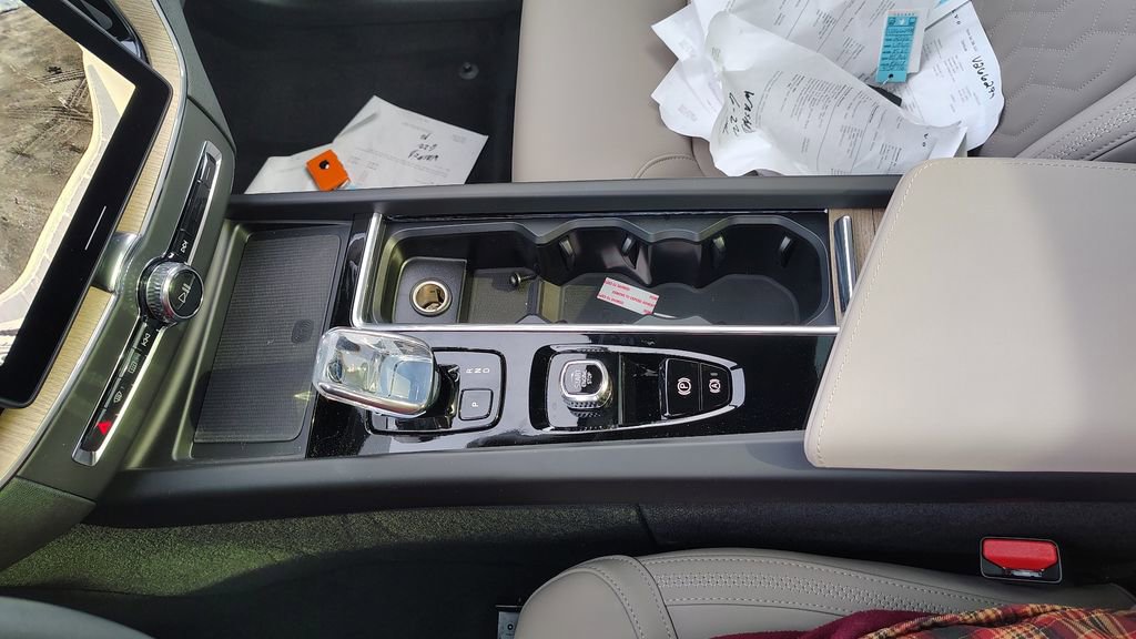 New 2026 Volvo XC60 B5 Plus w/ Protection Package Premier image 21