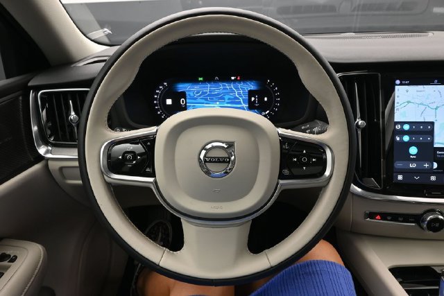 Used 2024 Volvo S60 B5 Plus w/ Climate Package FWD image 23