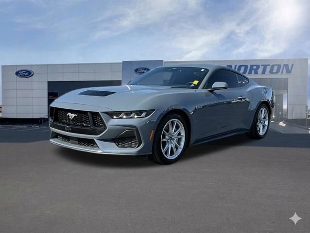 Used 2024 Ford Mustang GT Premium image 9