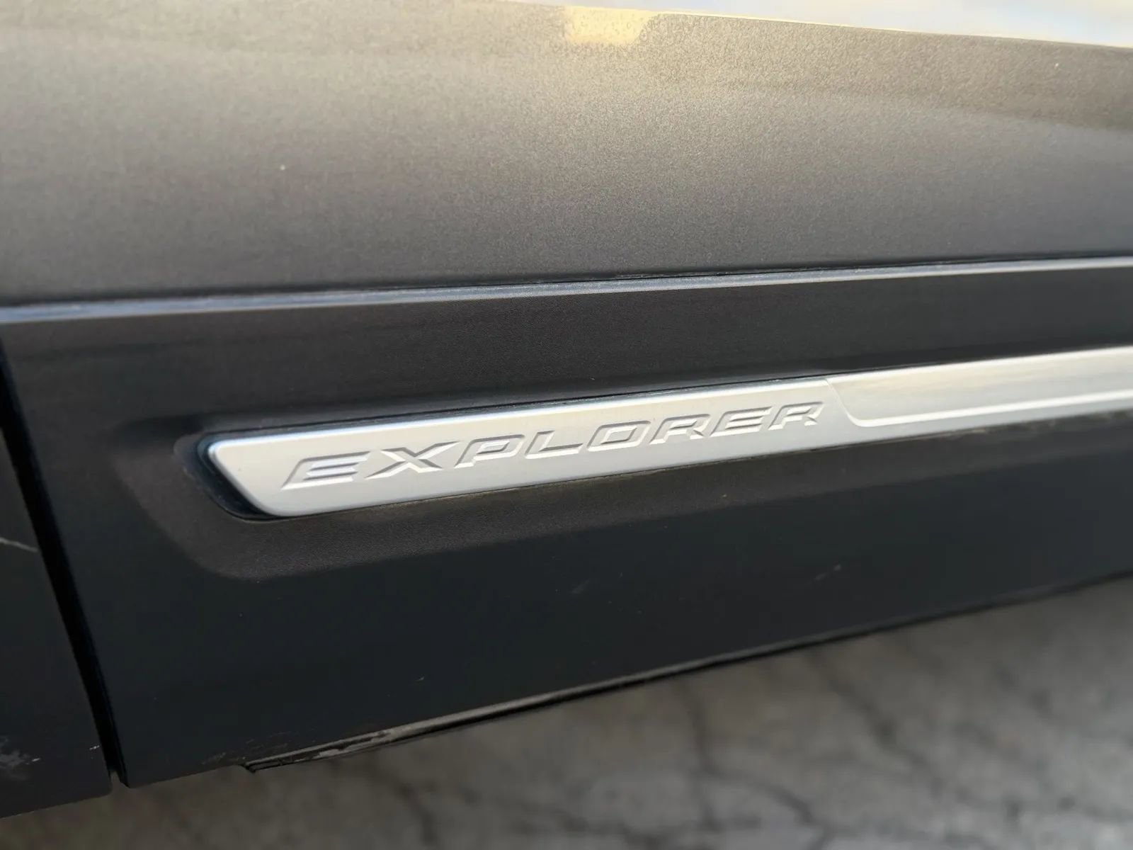 Used 2019 Ford Explorer Platinum image 48