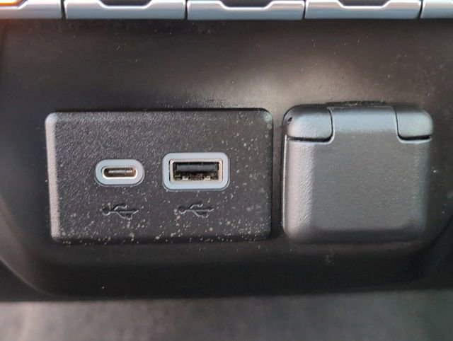 Used 2021 Chevrolet Silverado 1500 Custom image 38