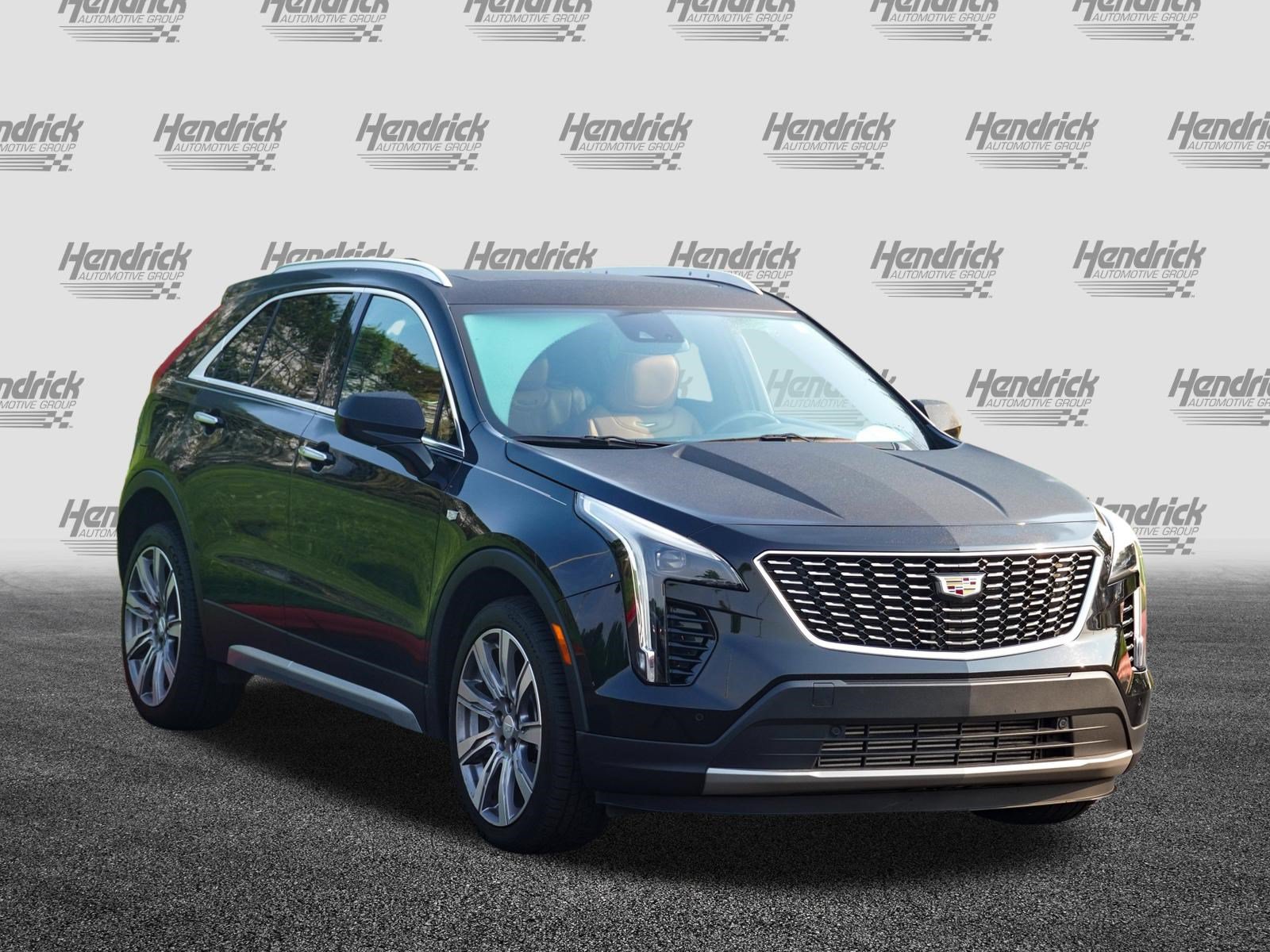 Used 2020 Cadillac XT4 Premium Luxury FWD image 2