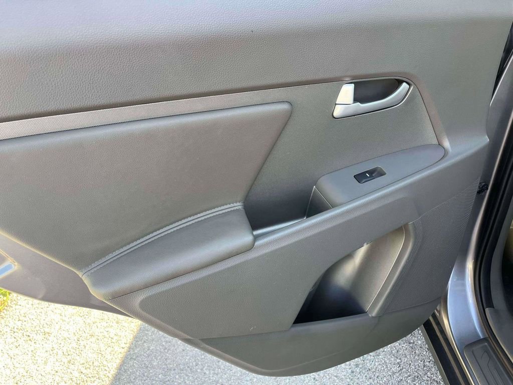 Used 2013 Kia Sportage EX w/ EX Premium Pkg image 7