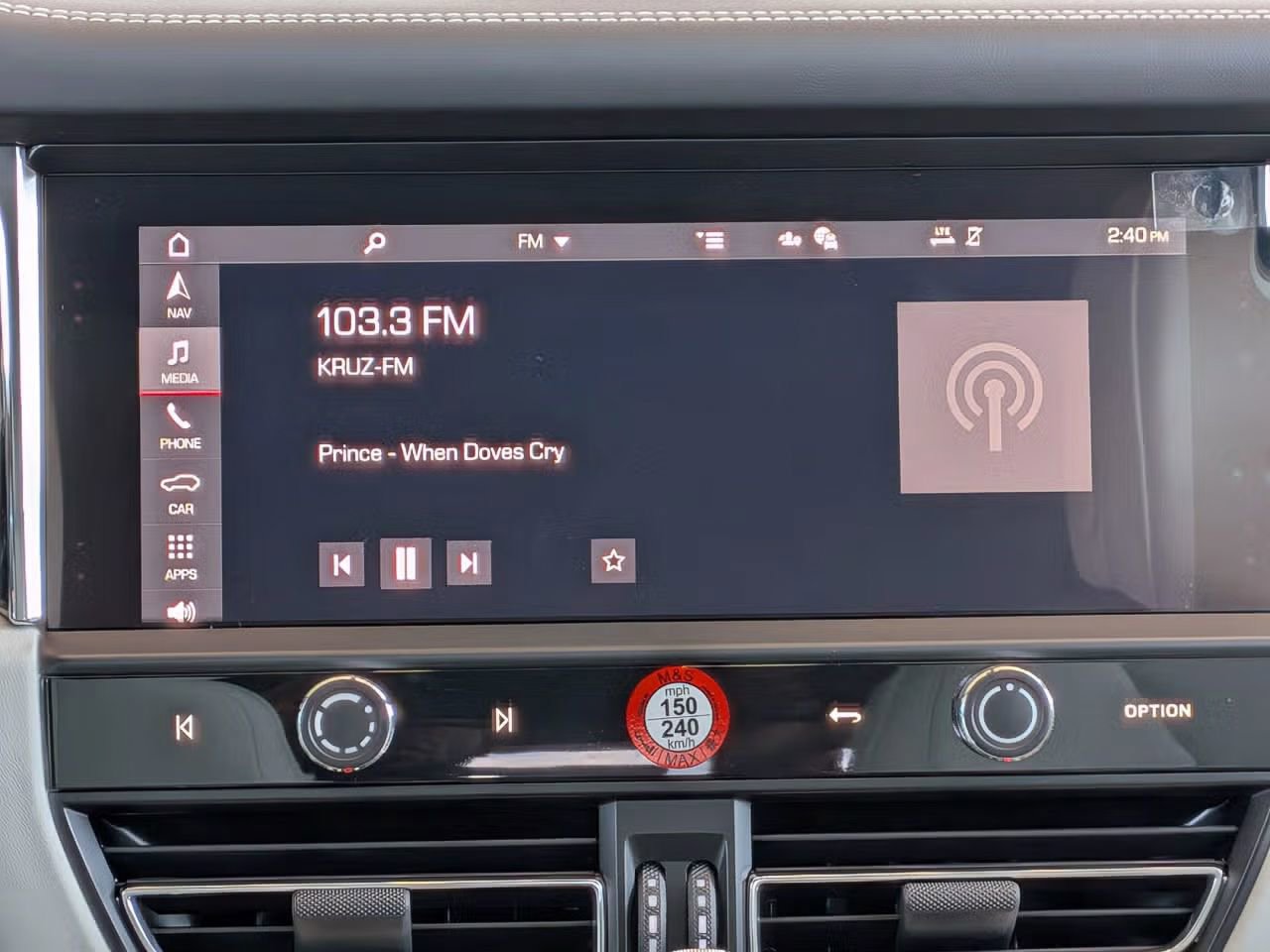 Certified 2025 Porsche Macan AWD/4WD image 18