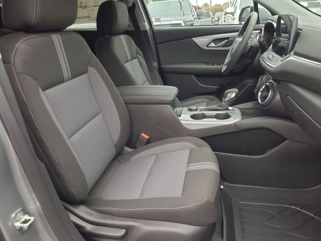New 2025 Chevrolet Blazer LT w/ Driver Confidence Package image 29