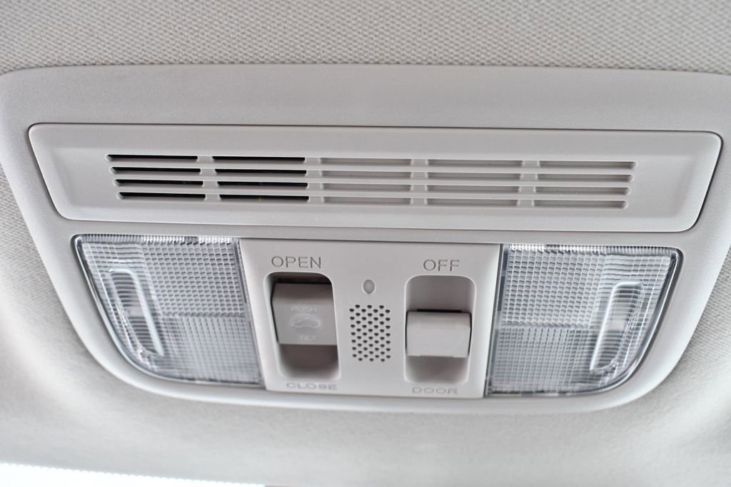 Used 2019 Honda HR-V Touring image 32