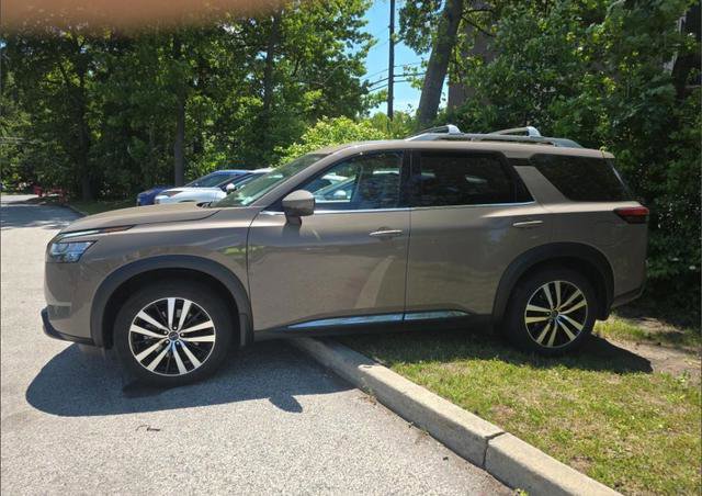 Certified 2023 Nissan Pathfinder Platinum AWD/4WD image 8