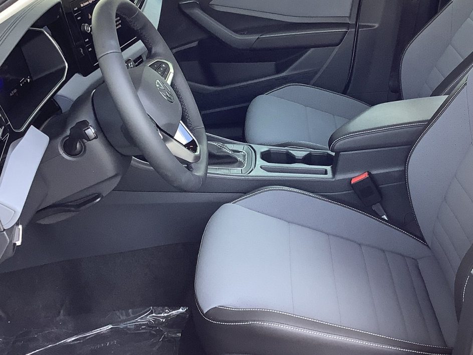 New 2026 Volkswagen Jetta SE FWD image 22