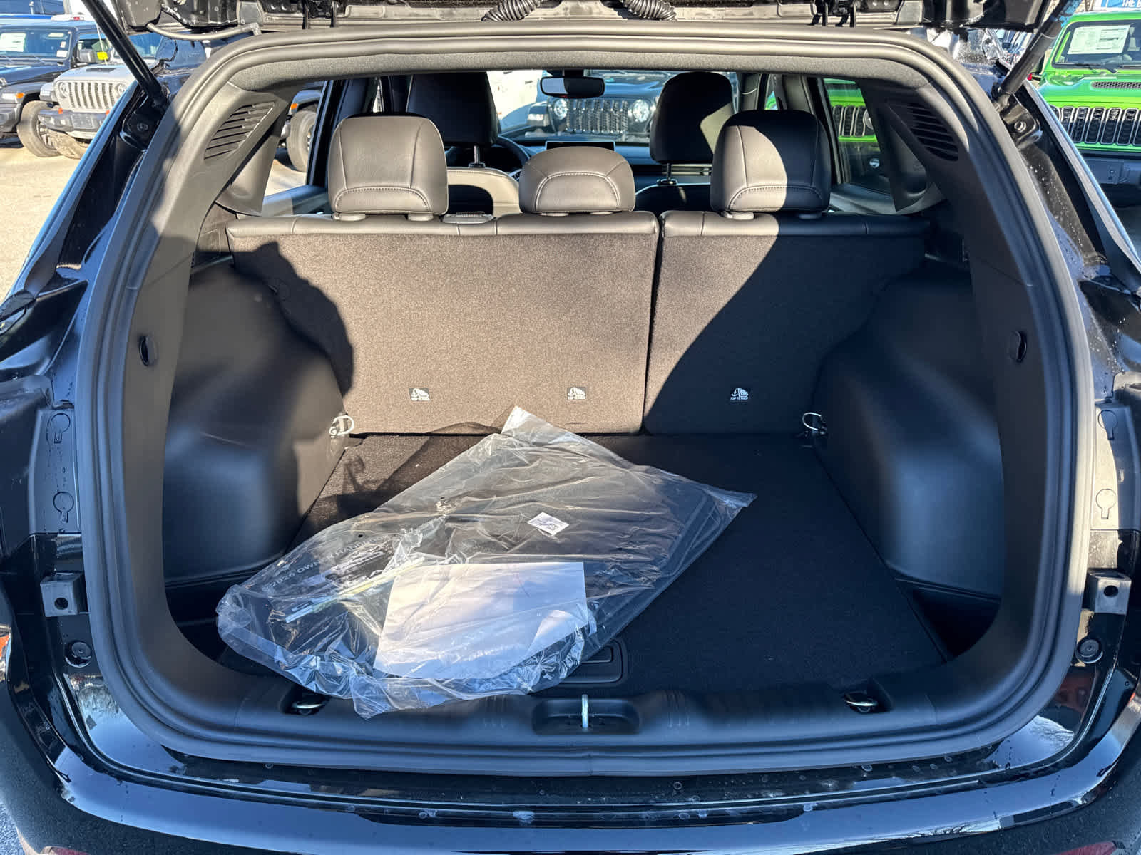 New 2026 Jeep Compass Latitude image 37