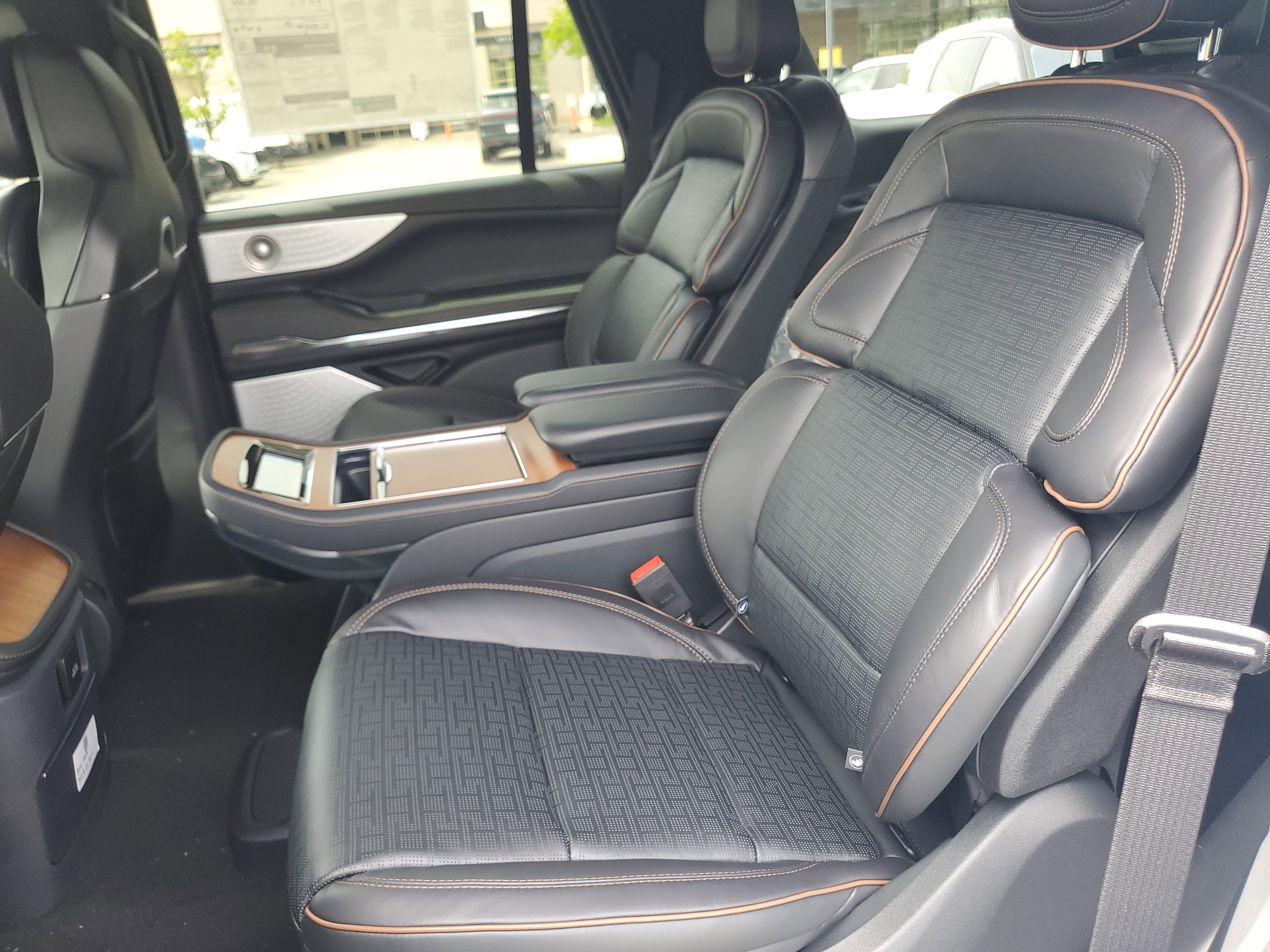 New 2026 Lincoln Navigator Black Label AWD/4WD image 30
