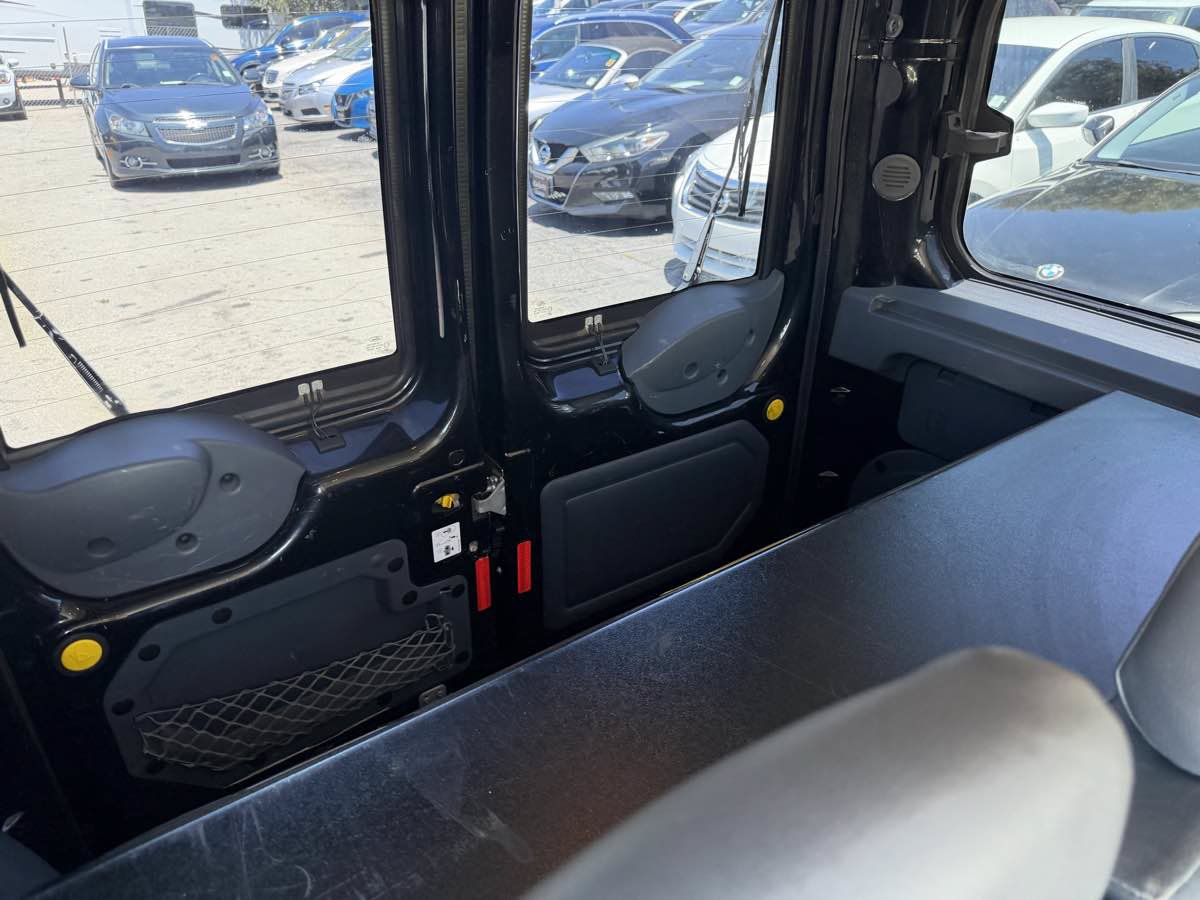 Used 2012 Ford Transit Connect XLT Premium w/ Taxi Pkg FWD image 17