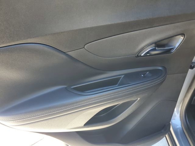 Used 2019 Buick Encore Essence image 11
