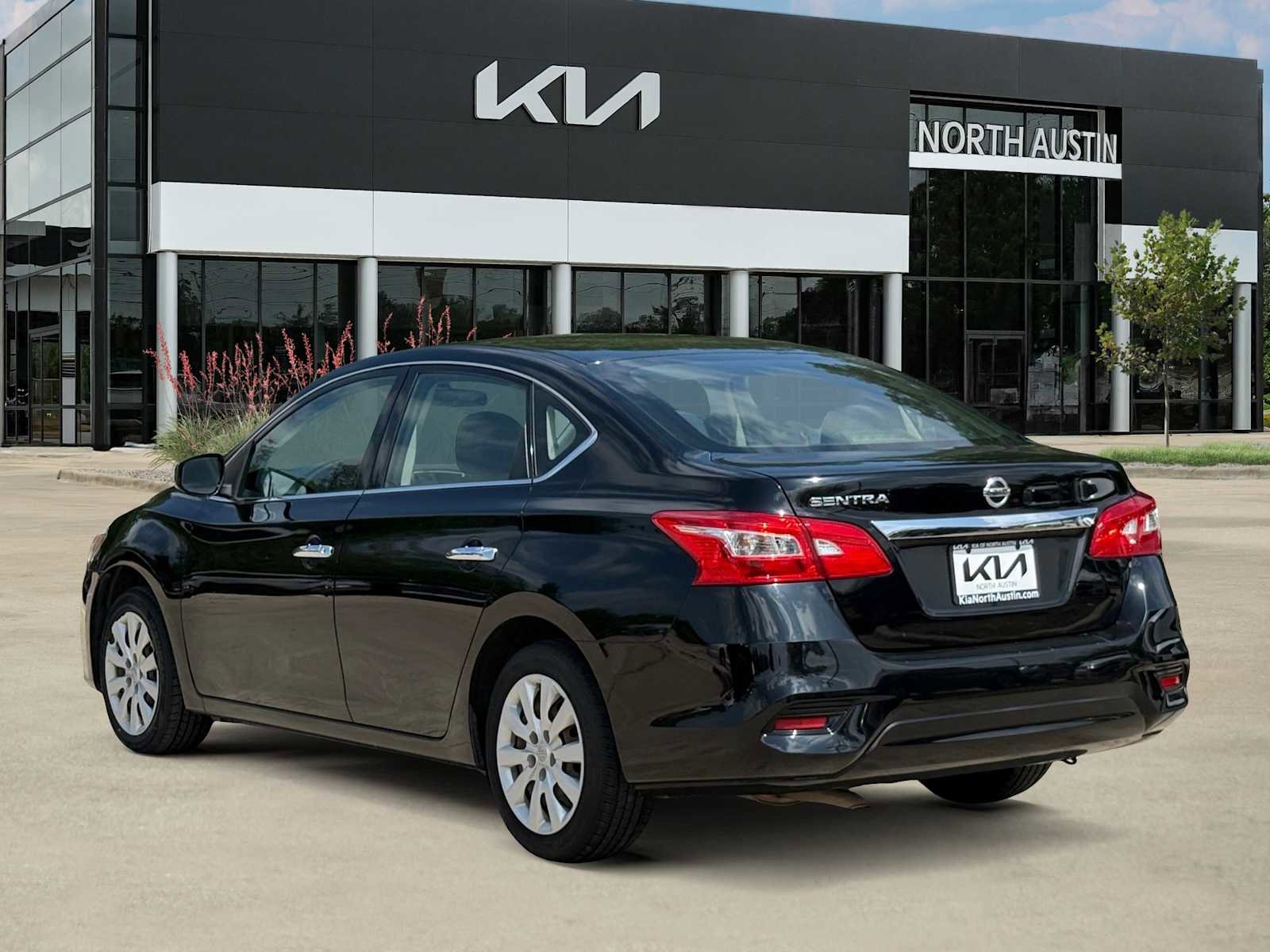 Used 2017 Nissan Sentra S FWD image 5