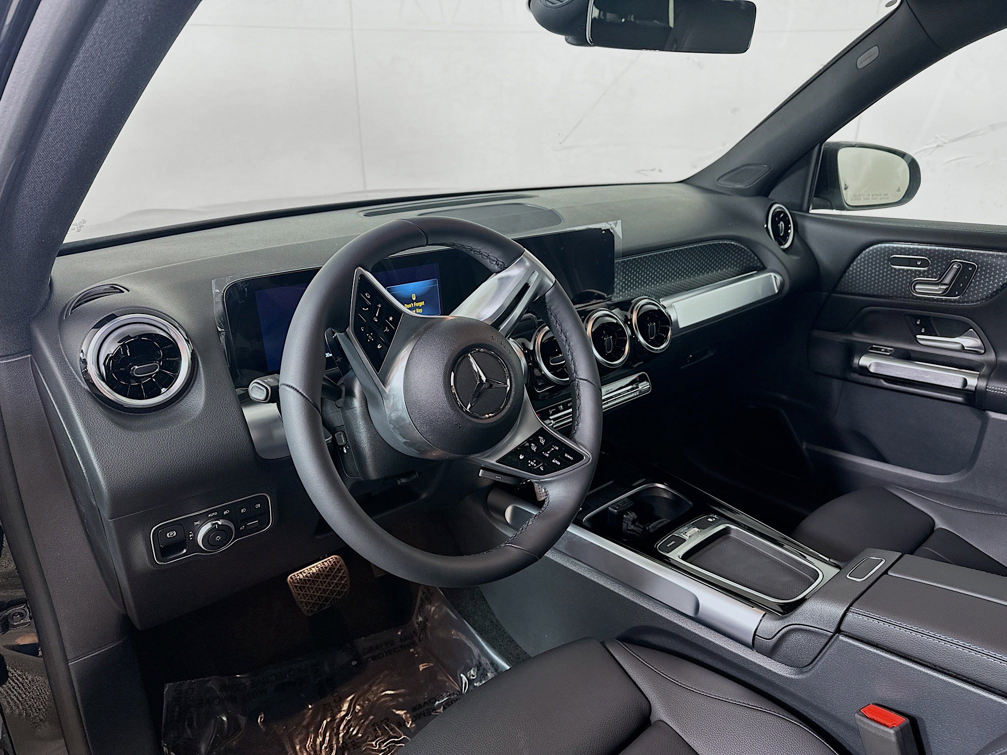 New 2026 Mercedes-Benz GLB 250 4MATIC image 9
