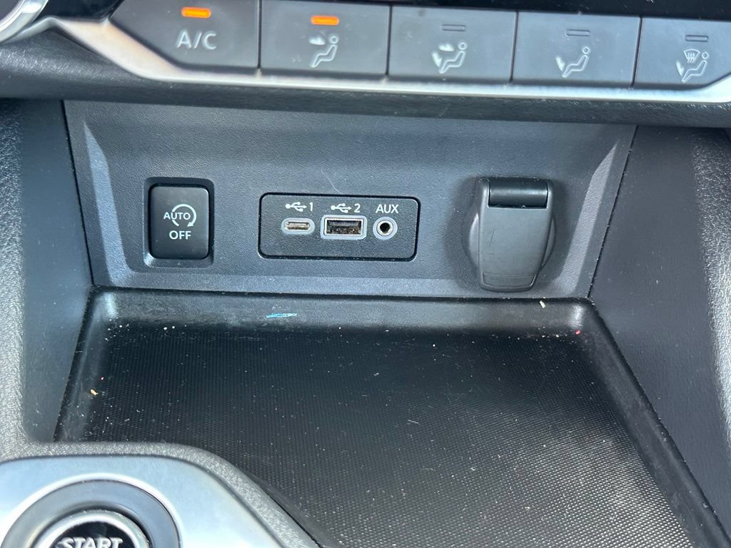 Used 2025 Nissan Sentra SV FWD image 27